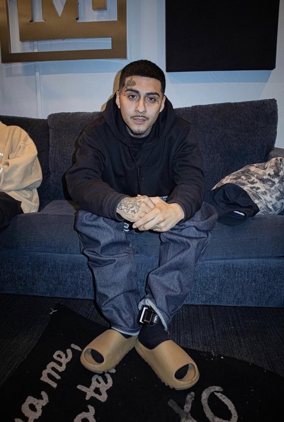 Rapper Swifty Blue finds himself dodging real-life violence - Los ...