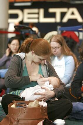 "Nurse-Ins" Held Over Airline's Treatment Of Breast Feeding Mother