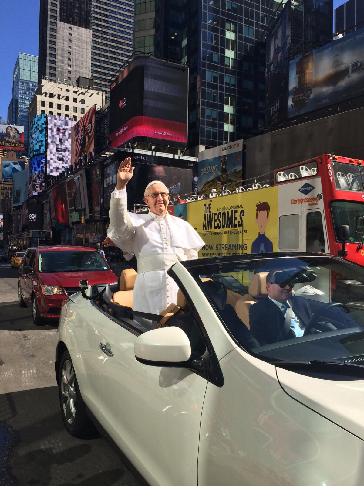Figura de cera del papa Francisco a su llegada al Museo Madame Tassaud de Nueva York el 24 de septiembre del 2015. Mucha gente pensó que era el verdadero papa. (Cortesía de Hillary Karsten via AP)