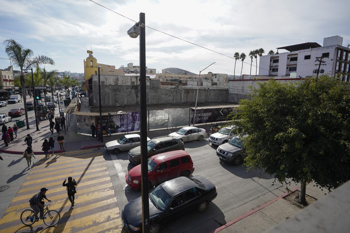 Cosmopolitan Group, Tijuana's largest builder, is constructing a wild looking 25-story mixed-use building on the city's Av. Revolucion, close to the famous Caesar's restaurant. The $40 million project looks like three offset large boxes stacked on top of