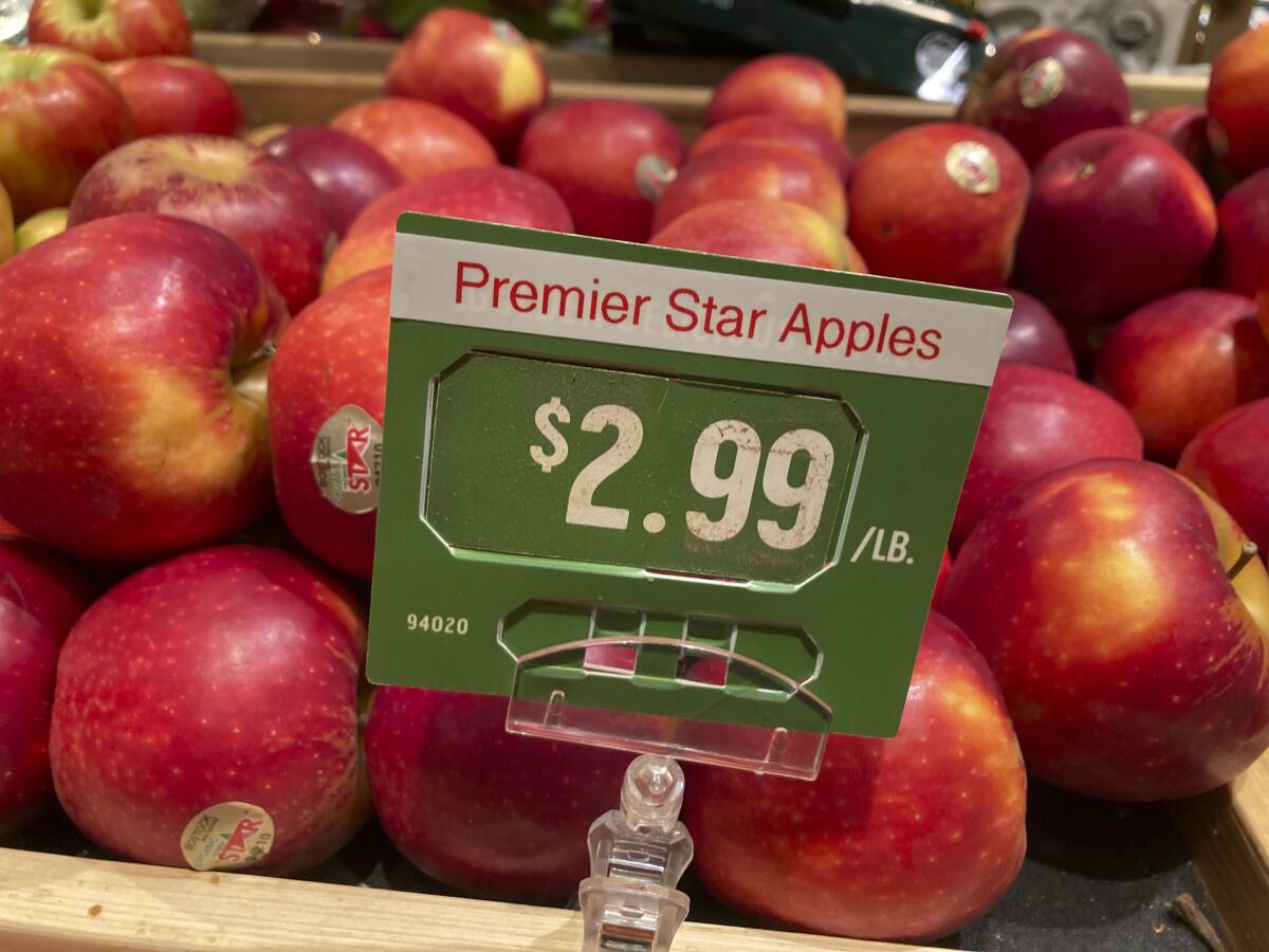 Apples for sale at $2.99 per pound