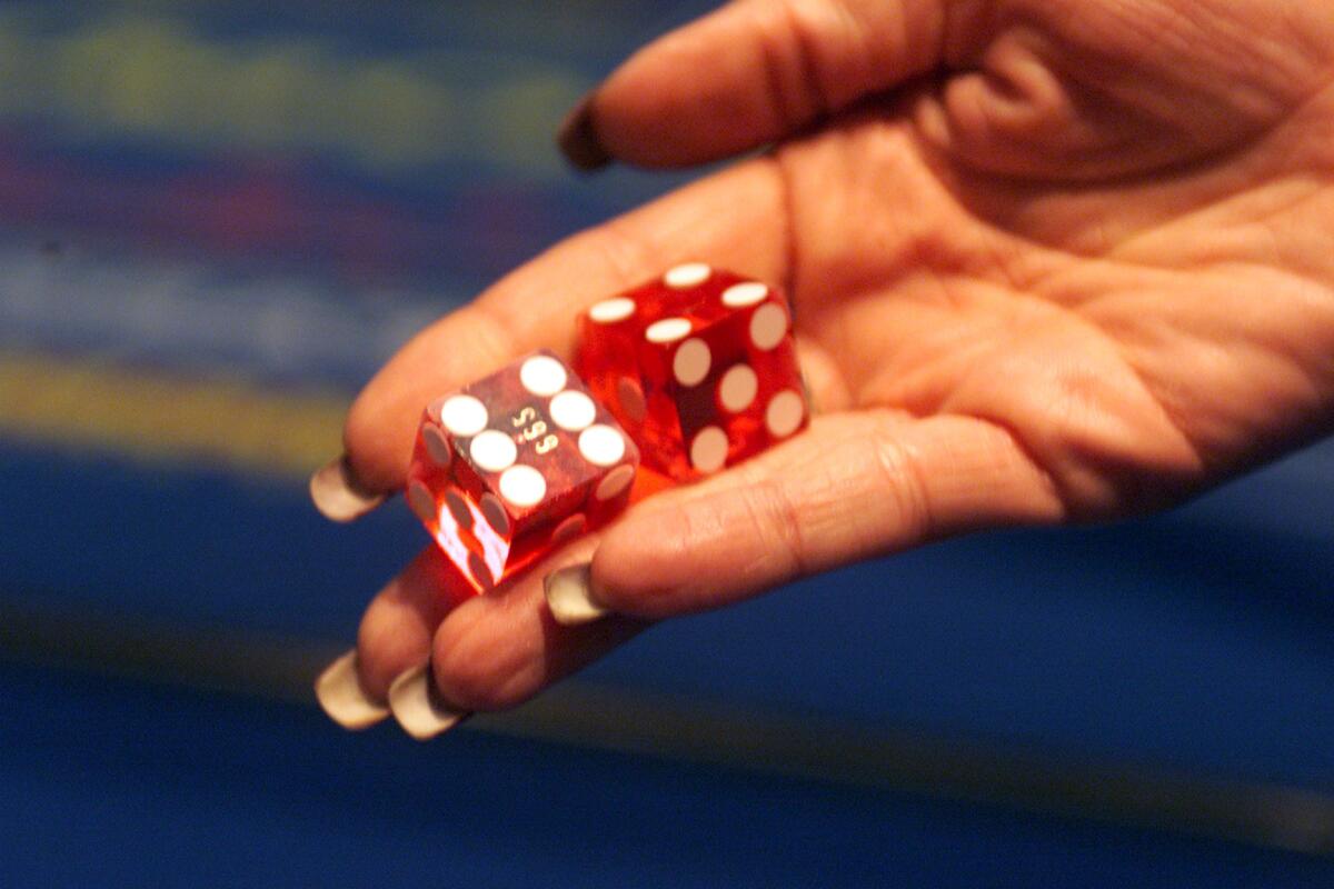 A study highlights how the brain switches from strategic to random mode, like rolling dice.