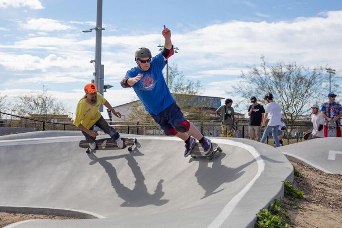 Lansing Pope and Jesse Parker carve the track.