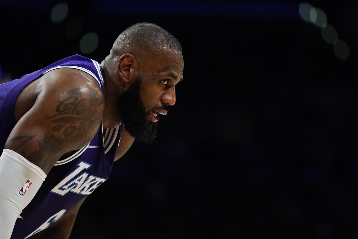 Los Angeles Lakers' LeBron James hailed for 'scary' record-breaking stats  against Los Angeles Clippers, NBA News