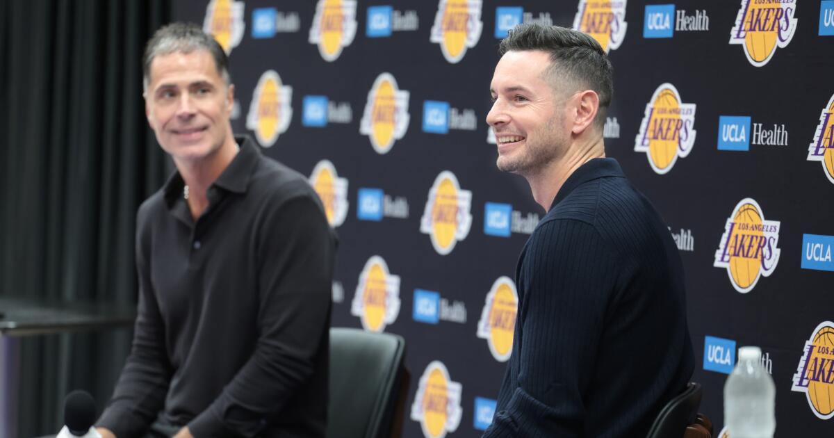 Lakers'tan Rob Pelinka ve JJ Redick ticaret politikalarını ve hedeflerini özetliyor