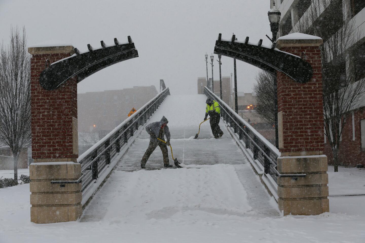 East Coast braces for major snowstorm