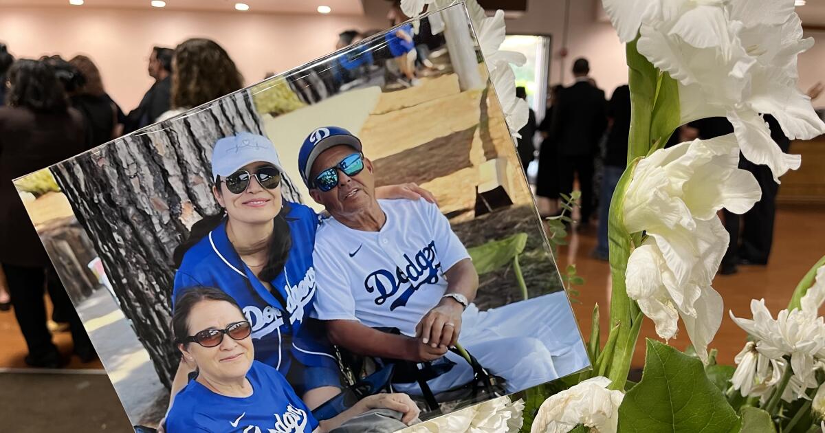 Arellano: To my Tío Santos, whose love of baseball and golf knew no peer