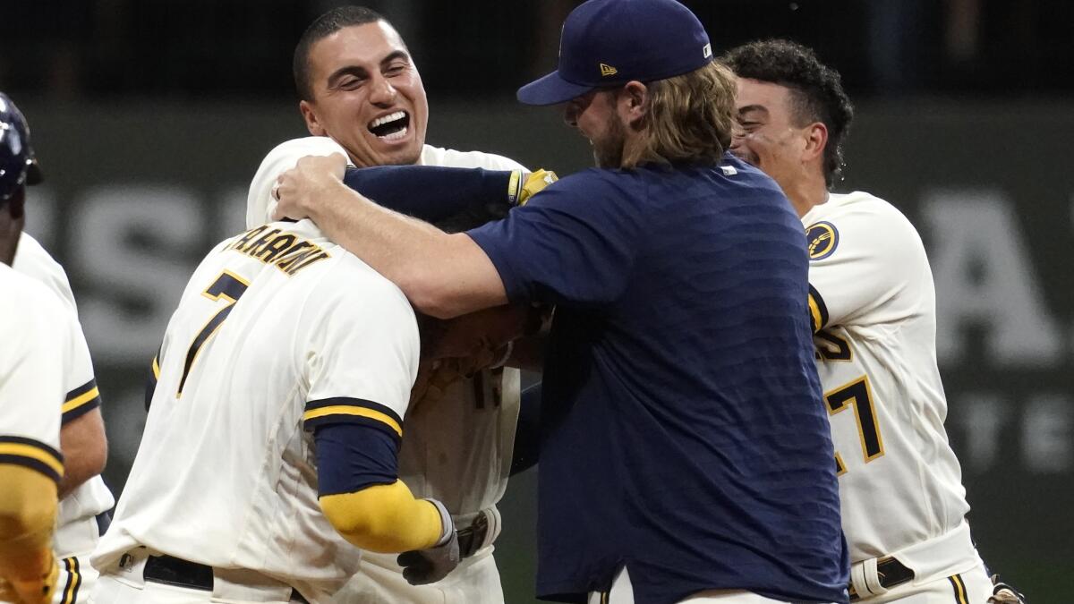 Craig Kimbrel reacts after poor outing in walk-off Game 3 loss