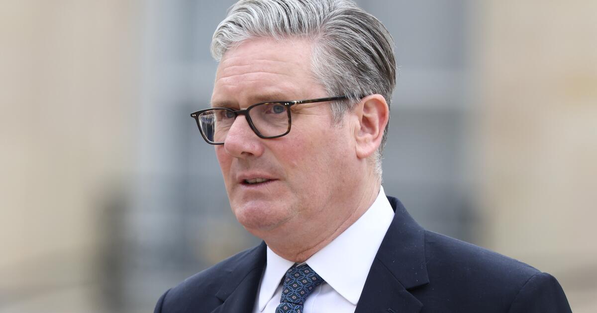 Les amis reviennent à Starmer alors que Mandelson, Epstein laisse le leader britannique se battre pour son poste