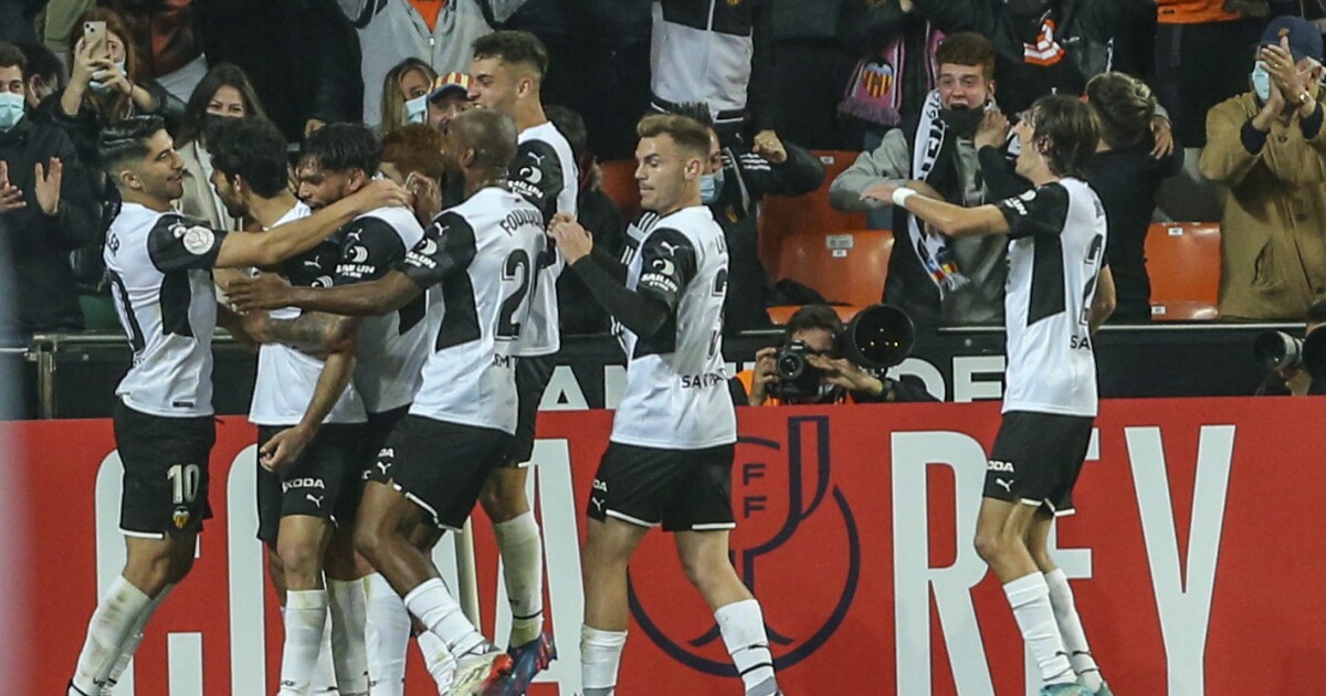 Valencia mengakhiri rekor Athletic, kembali ke final Copa del Rey