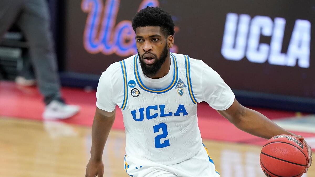 LOS ANGELES, CA - FEBRUARY 12: UCLA Bruins guard Johnny Juzang #3