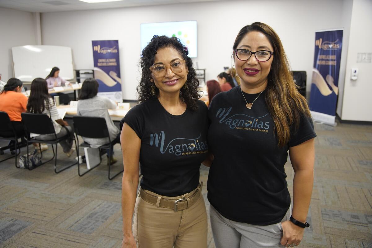 Edith Fuentes y Carolina Torres, fundadoras de Magnolias