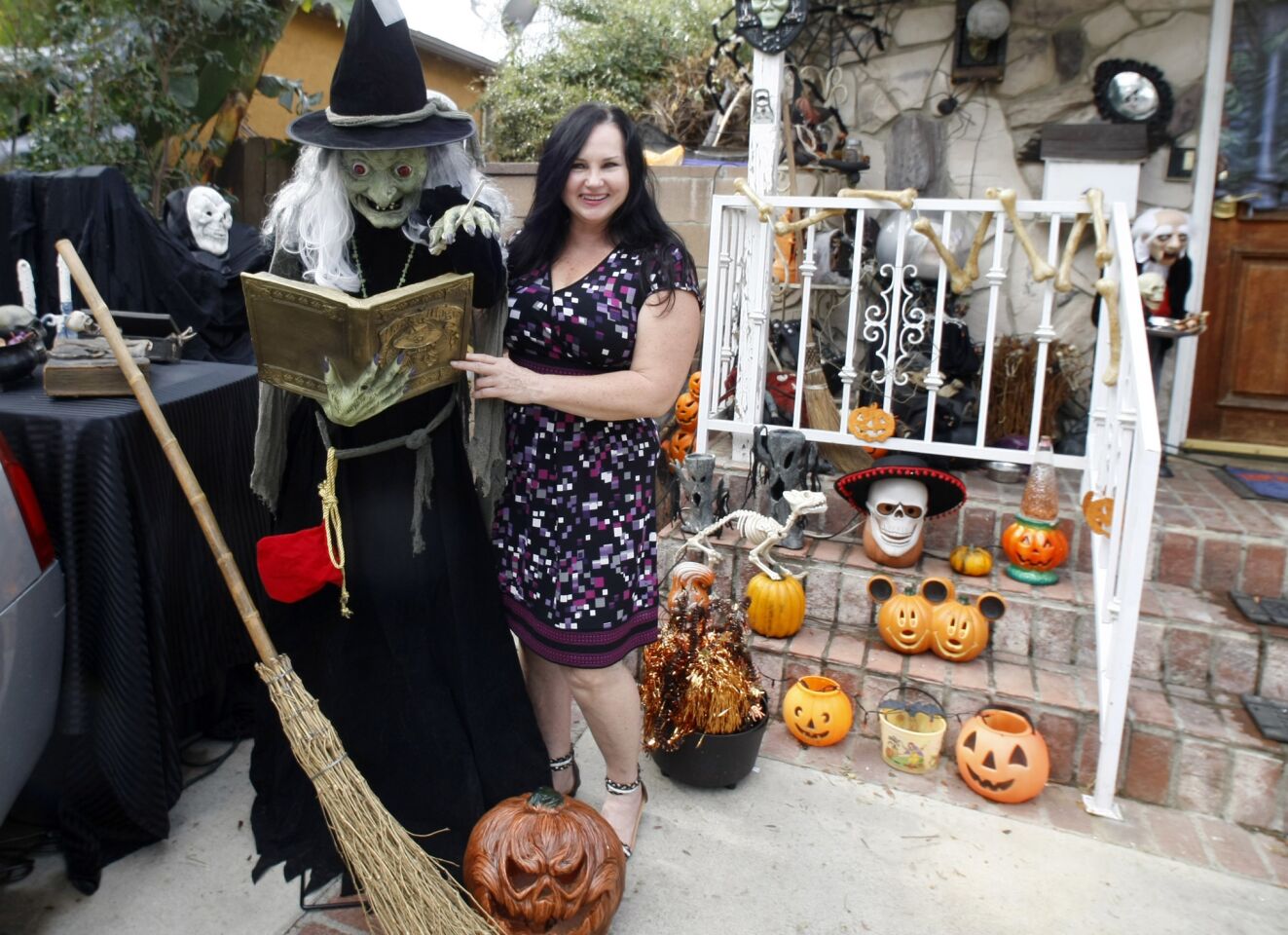 Photo Gallery Burbank's Halloween Home Decorating Contest winner
