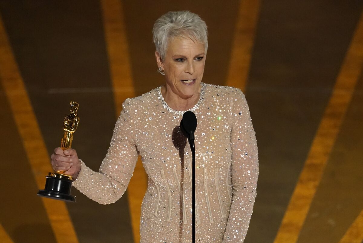 Jamie Lee Curtis wins Oscar for best supporting actress - The San Diego  Union-Tribune