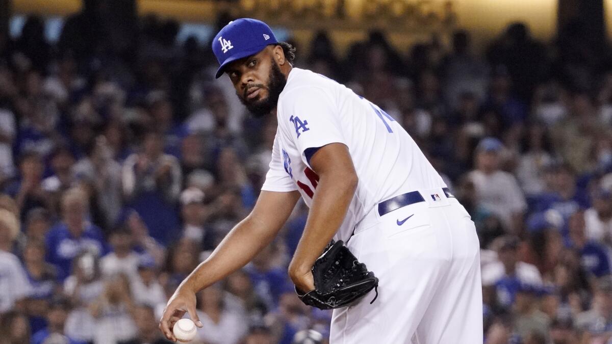 Watch Dodgers closer Kenley Jansen explain how he throws a cutter - Los  Angeles Times