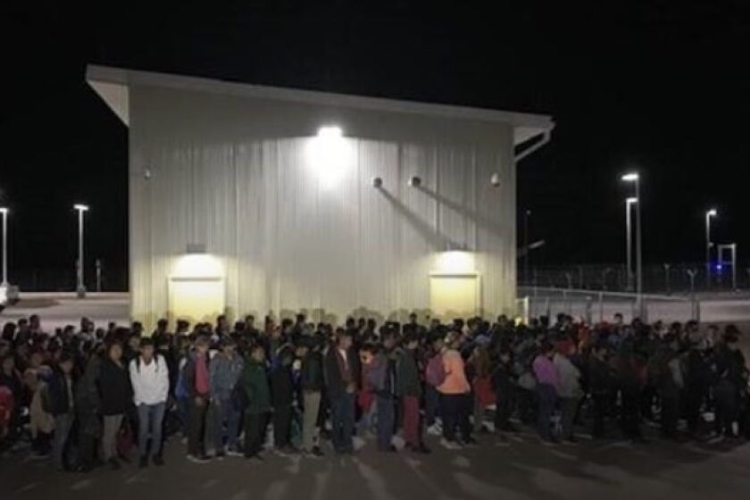 El grupo de 194 ingresó a suelo estadounidense alrededor de las 3 am, el 18 de agosto anterior, en una base de operaciones en Antelope Wells (Nuevo México).