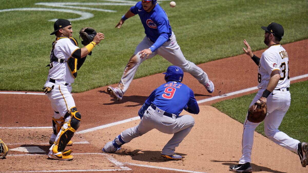 Javy Baez blasts baseballs all over Dodger Stadium, turns crazy double play