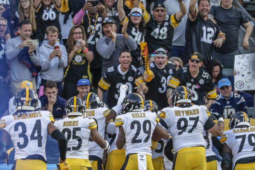 CARSON, CA, SUNDAY, OCTOBER 13. 2019 -Steelers defense celebrate a first quarter touchdown to the delight of their fans at Dignity Health Sports Park (Robert Gauthier/Los Angeles Times)