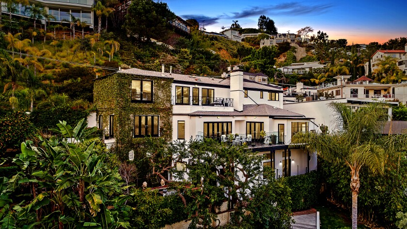 In addition to Judy Garland and her husband, Vincente Minnelli, the Hollywood Hills home was owned in the late 1950s by Rat Pack musician Sammy Davis Jr.