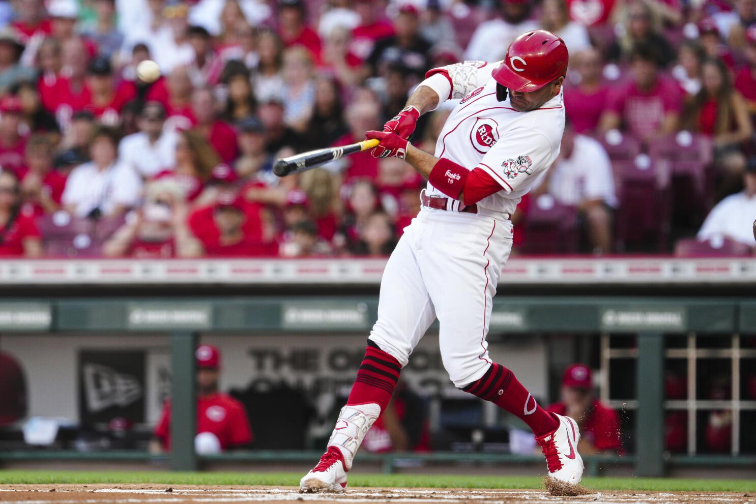 Reds' Votto to undergo season-ending surgery on rotator cuff