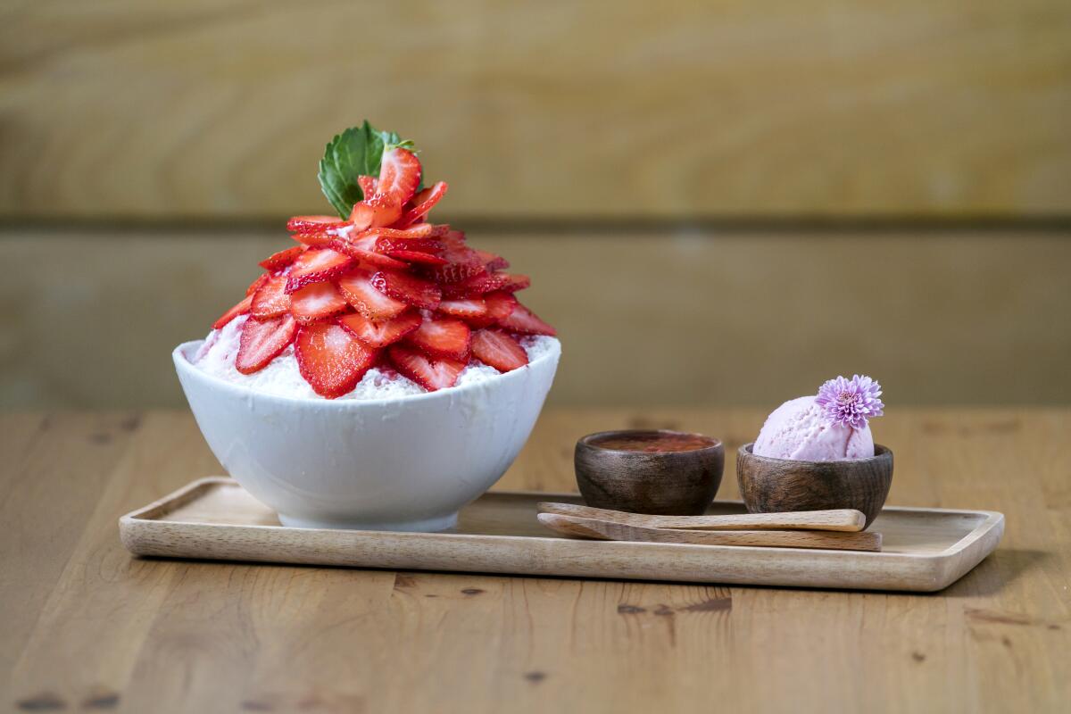 Strawberry shaved snow set at Spoon by H
