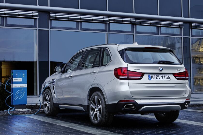 BMW's new xDrive40e is a new plug-in hybrid version of its X5 SUV. It has 313 total horsepower from a turbocharged four-cylinder engine and an electric motor.