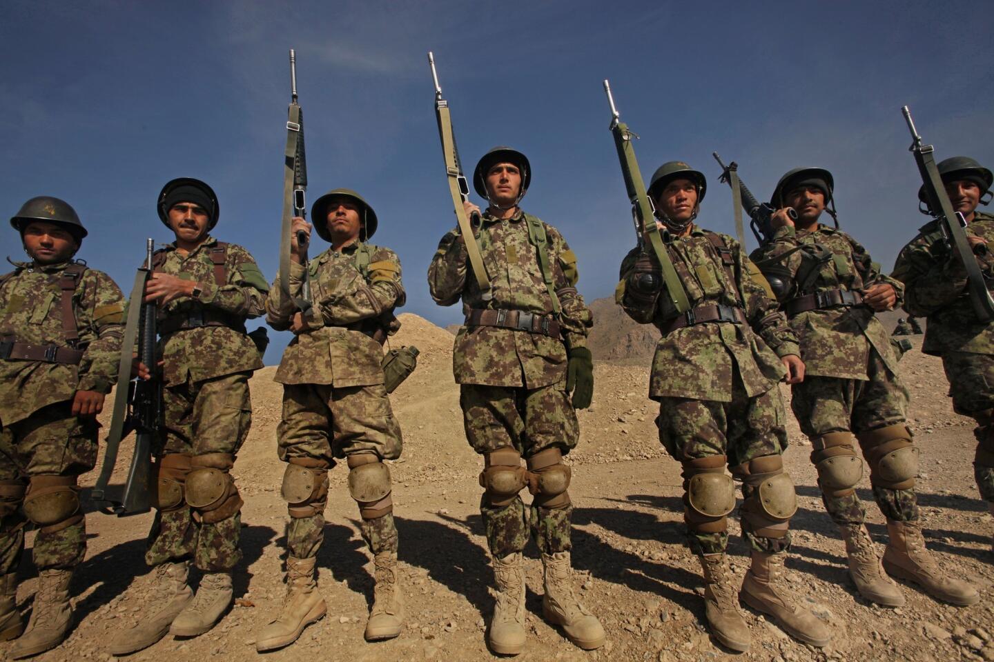 Afghan army recruits