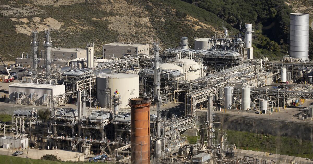 Sable Offshore Corporation começou a bombear petróleo na costa da Califórnia