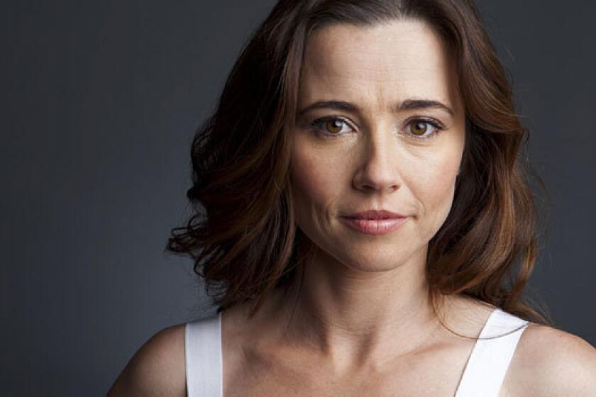 Linda Cardellini will be joining the cast of 'New Girl' as Jess's sister.