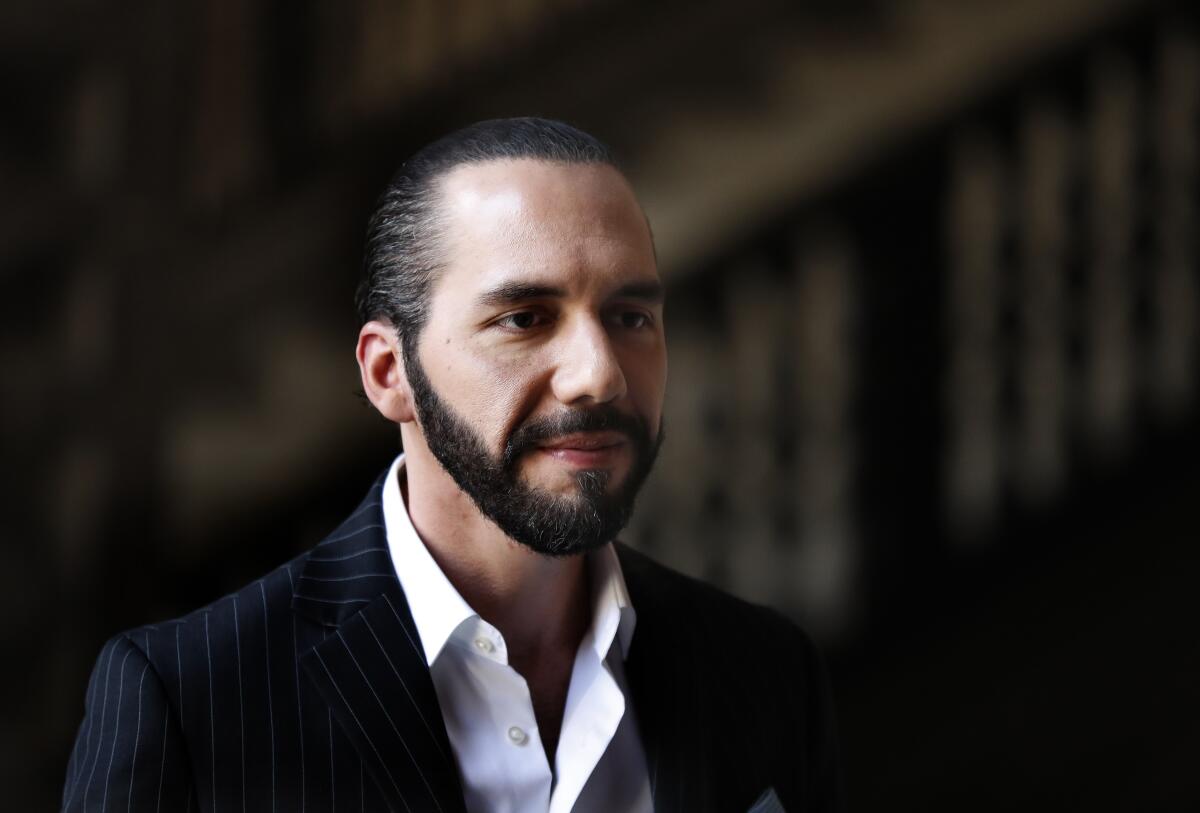 ARCHIVO - El presidente de El Salvador, Nayib Bukele, ante la prensa en el Palacio Nacional de México 