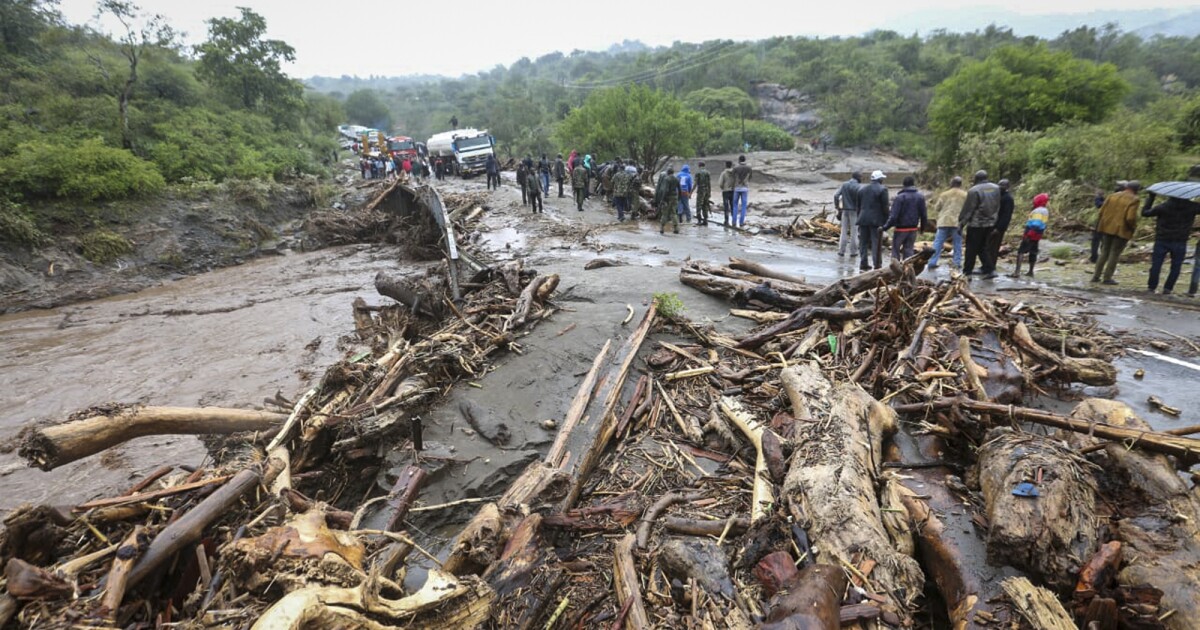 Mudslides and new flooding kill 34 people in western Kenya - Los Angeles Times