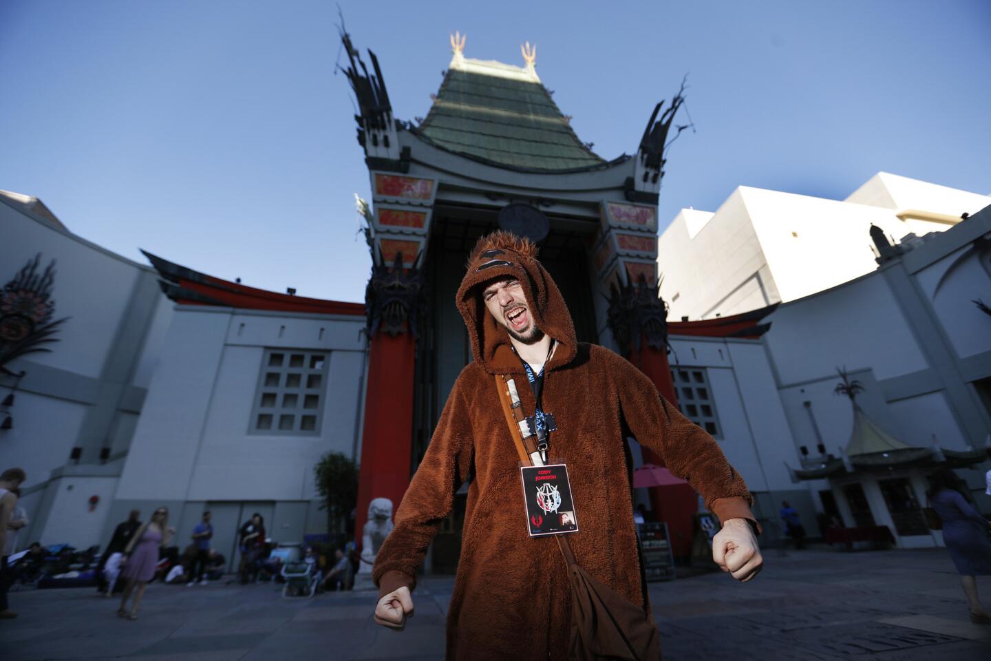 Star Wars fans line up for premiere