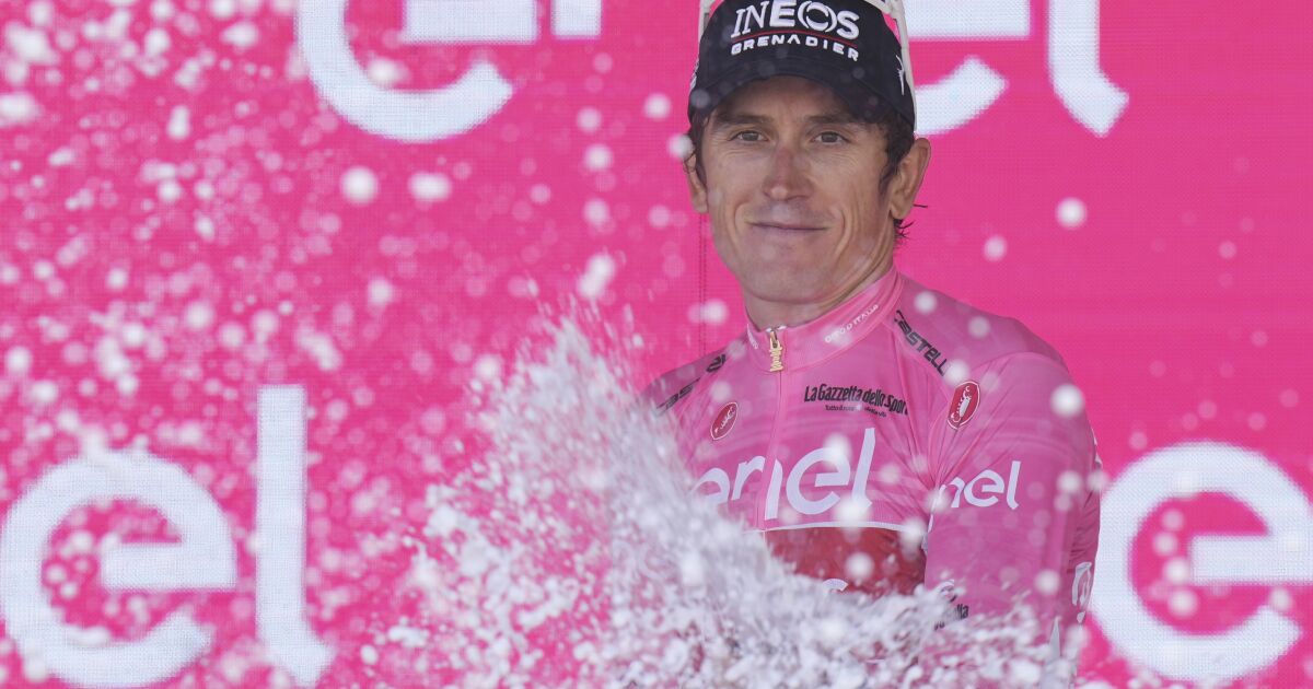Thomas festeggia i suoi 37 anni mantenendo la guida del Giro;  Roglic al secondo posto