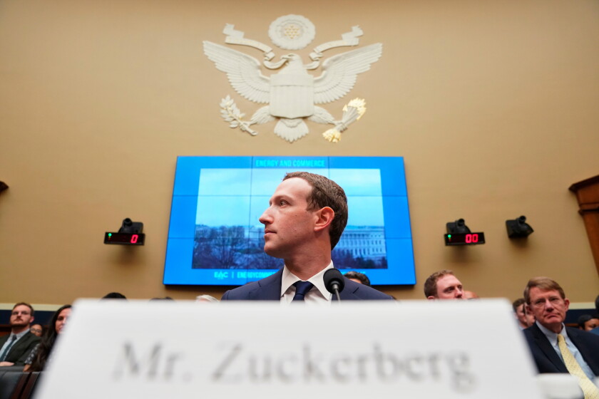 Le directeur général de Facebook, Mark Zuckerberg, témoigne devant un comité de la Chambre en 2018.
