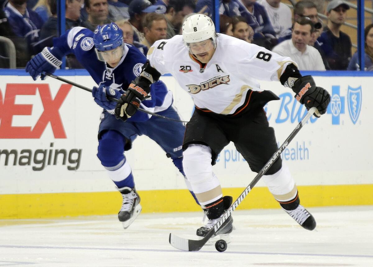 Teemu Selanne and the Ducks hope to snap a three-game losing streak Monday when they take on the Pittsburgh Penguins.