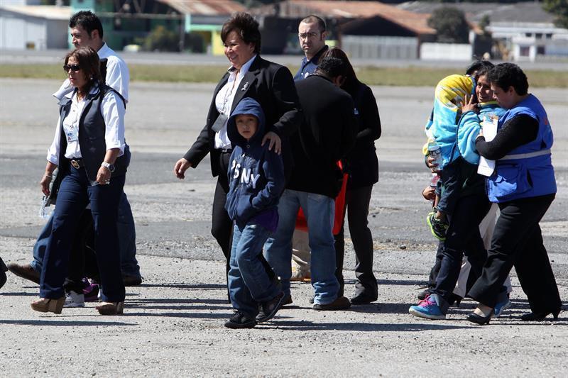 Cola de zapatero sigue tan vigente y causa estragos en niños, según Senad -  Última Hora  Noticias de Paraguay y el mundo, las 24 horas. Noticias  nacionales e internacionales, deportes, política.