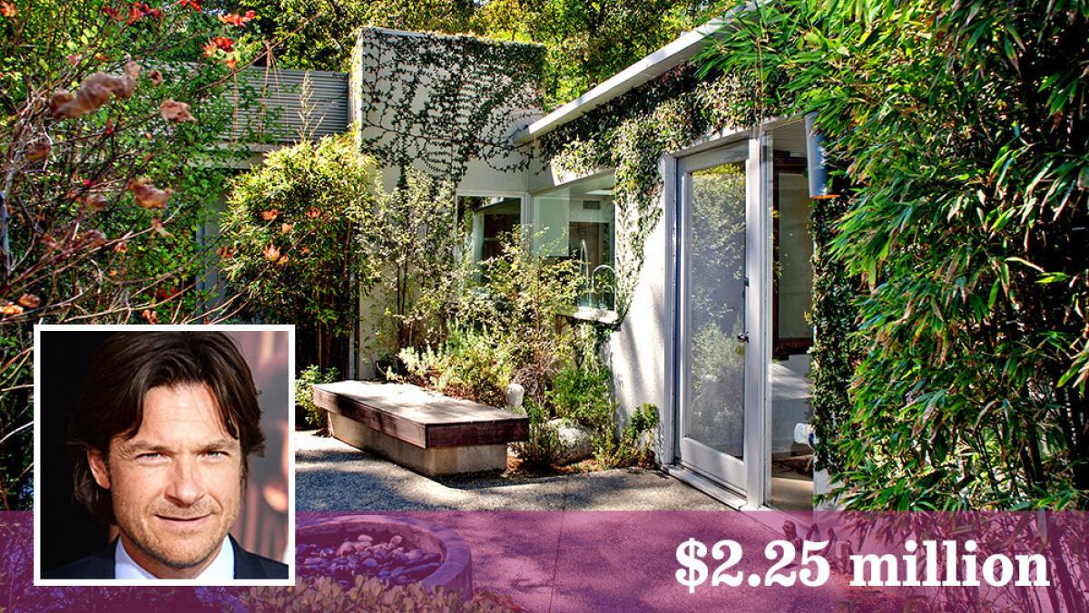 Actor Jason Bateman has listed a home in Hollywood Hills West at $2.25 million.