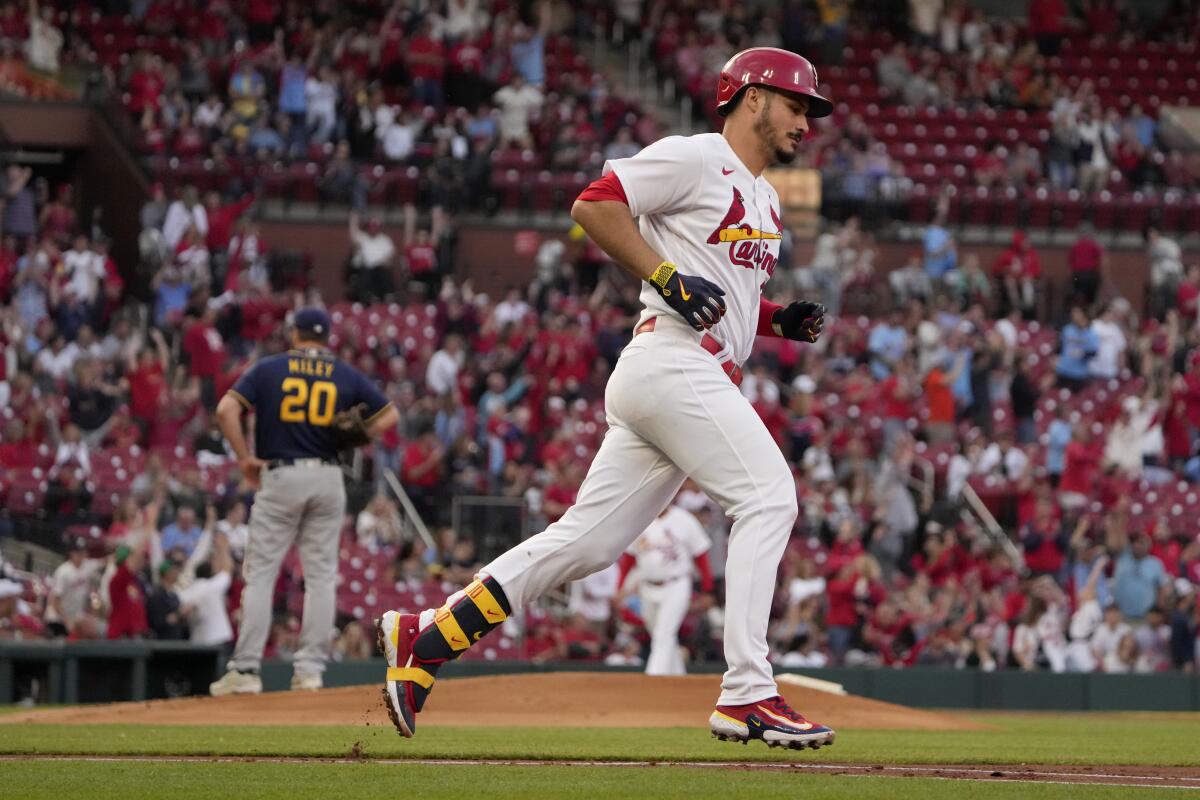 Nolan Arenado homers in home Cardinals debut