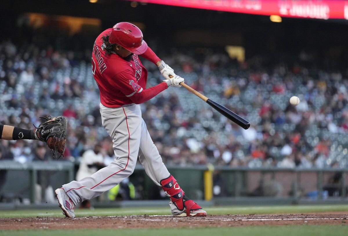 Anthony Rendon had three hits and five RBIs in the Angels 8-1 win over the Giants. (AP Foto/Tony Avelar)