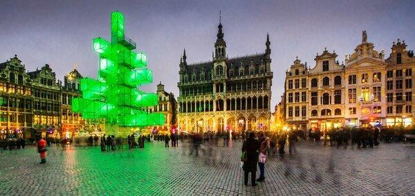 "Xmas 3" amid the centuries-old facades of La Grand-Place square, a UNESCO World Heritage site composed of architecturally eclectic buildings.