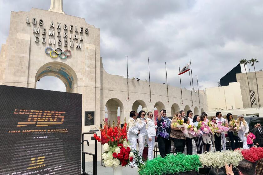 Los Bukis llegarán a Los Angeles Memorial Coliseum el 18 de agosto para celebrar la segunda vuelta de su gira "Una Historia Cantada".