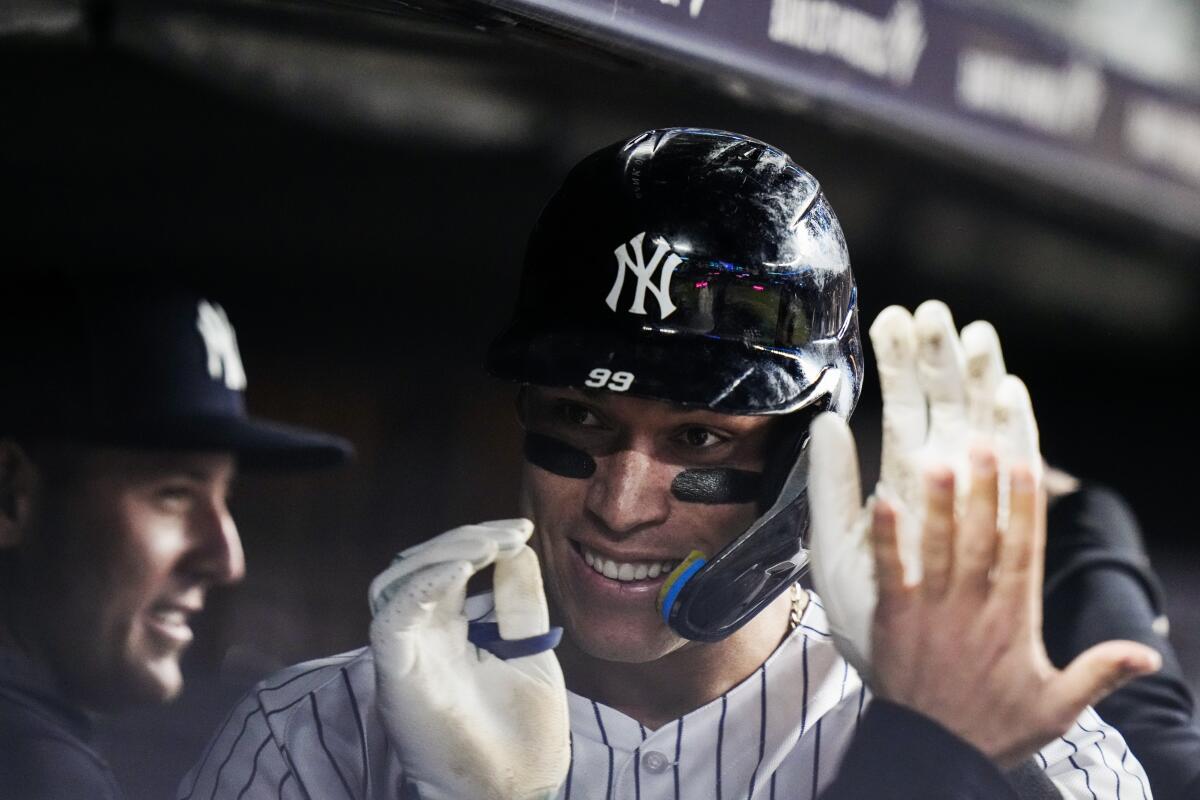Judge out of Yankees' lineup after banging right toe while making