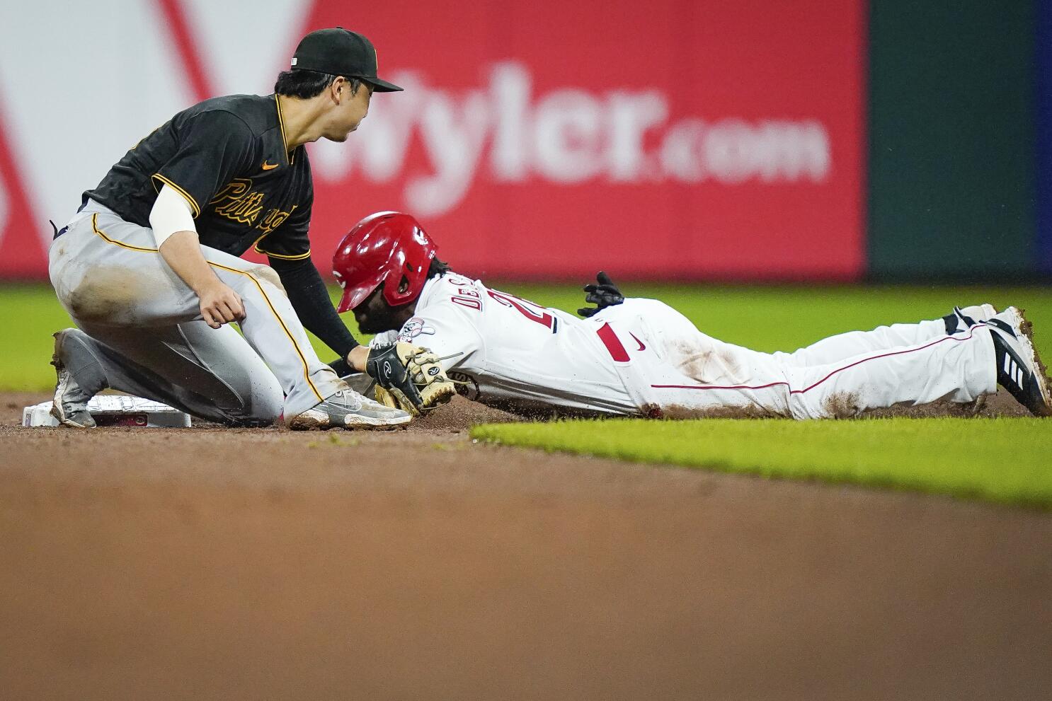 How Kyle Farmer Became the Reds' Default Shortstop - Cincinnati