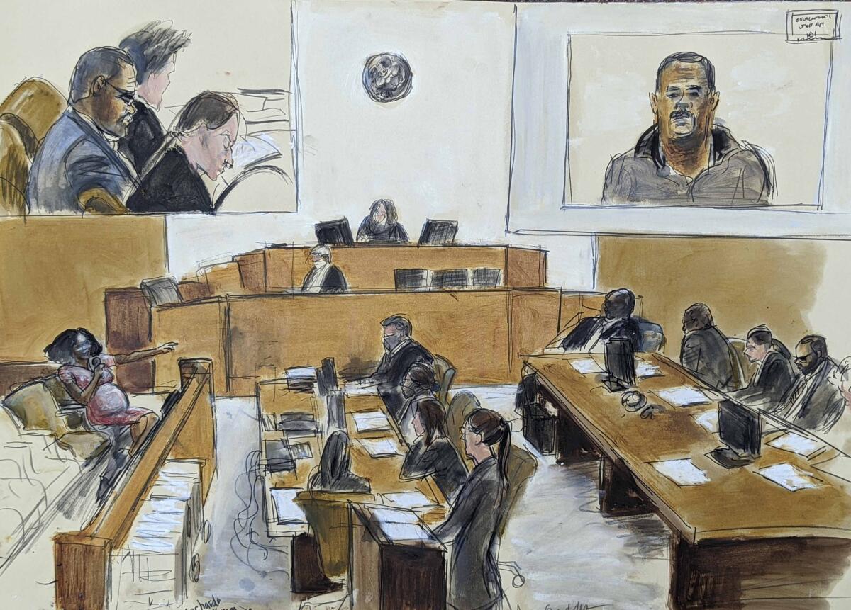A sketch of a courtroom full of people