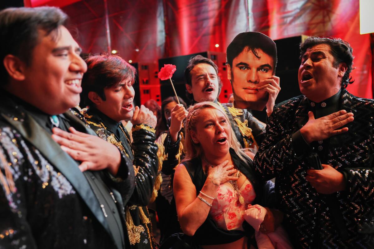 Hubo imitadores y mariachis en el evento.