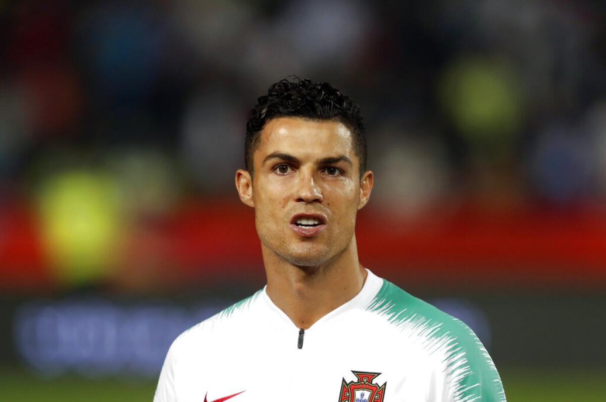 ARCHIVO - En esta foto del 7 de septiembre de 2019, el delantero portugués Cristiano Ronaldo previo al partido contra Serbia por las eliminatorias de la Eurocopa. (AP Foto/Darko Vojinovic, archivo)