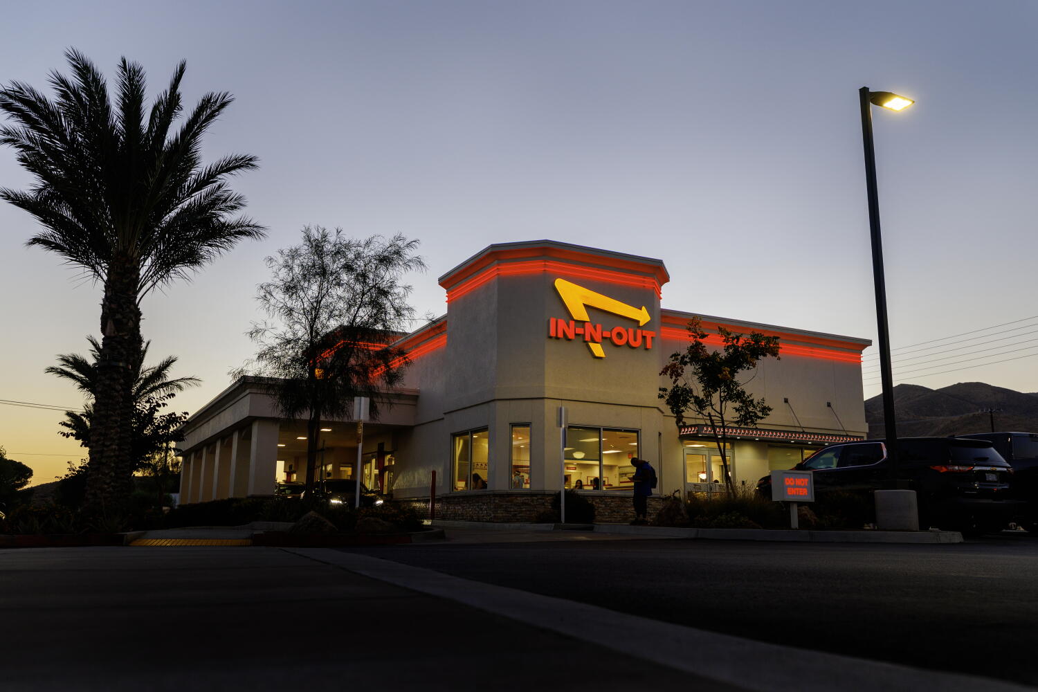 In-N-Out makes tweaks to buns, salt and ketchup. Can you taste the difference?