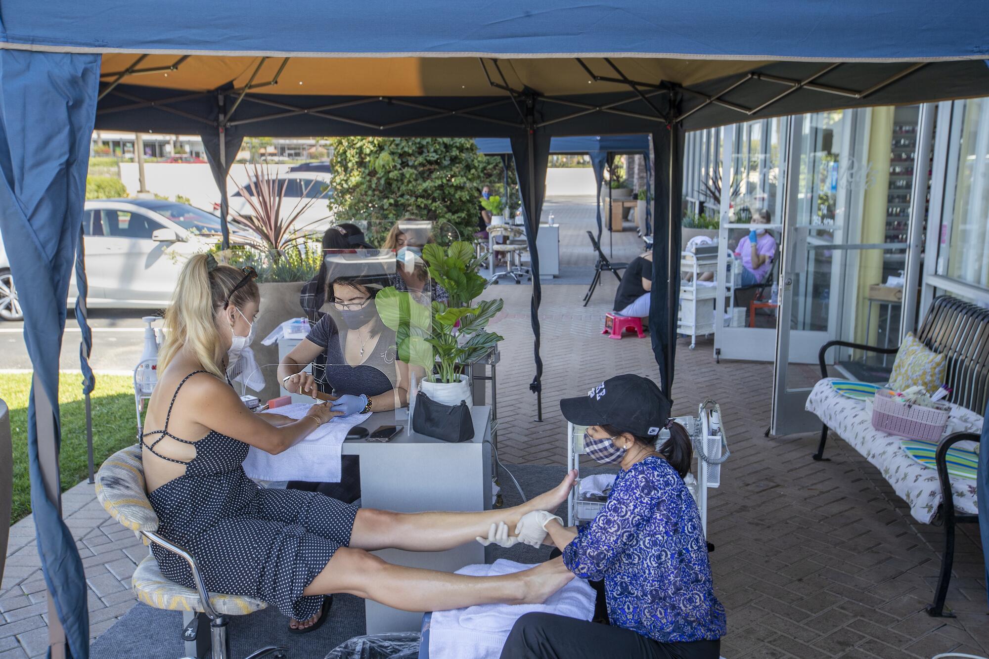 Outdoor manicures and pedicures at Ritz Nails in Tustin 