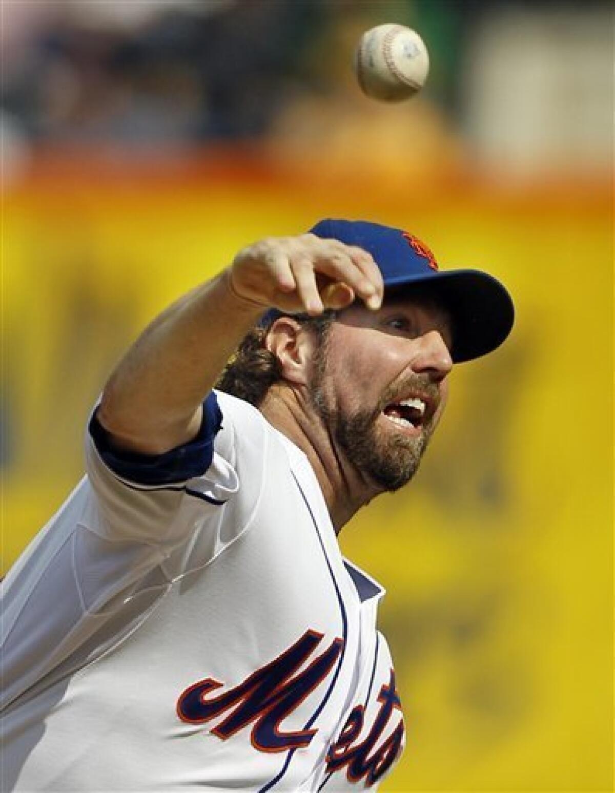 Mets trade Cy Young winner Dickey to Blue Jays - The San Diego Union-Tribune
