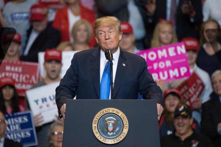 El presidente estadounidense, Donald J. Trump, habla durante un mitin, el jueves 2 de agosto de 2018, en el Mohegan Sun Arena, en Wilkes-Barre, Pennsylvania (EE.UU.). EFE/TRACIE VAN AUKEN/Archivo